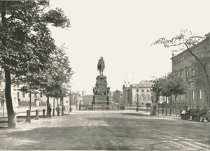 フレデリック大王の像、ウンターデンリンデン、ベルリン、ドイツ、1895年。 作： Berlin Photographic Co