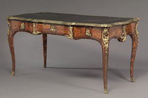 テーブルデスク 作： Bernard II van Riesen Burgh
