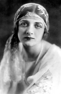 グラディス・クーパー 1888～1971年、英国の女優、1900年代。 作： Bertram Park