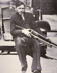 クライド・バロウ 作： Bonnie Parker