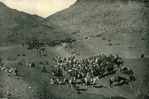 カイバー峠を通過するキャラバン、1901年。