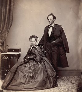 [上院議員とジェームズ・ヘンリー・レーン夫人]、1861-66。 作： Brady and Co