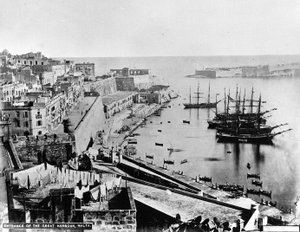 マルタのグレートハーバーへの入り口、1880年頃 作： British Photographer