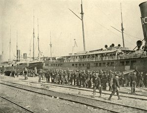 ドリル後の13番目の歩兵、1898年6月、スペイン-アメリカ戦争、1899年。 作： Burr McIntosh