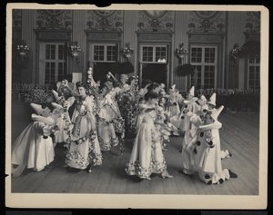 1905年1月31日、ニューヨークのジェームズヘイズンハイドボールで踊る（シルバーゼラチンプリント）