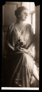 Jobyna Howland、1908-9の肖像（銀ゼラチンプリント） 作： Byron Company