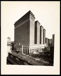ホテルペンシルベニア、7thアベニューと32番街、ニューヨーク、1919（銀ゼラチンプリント） 作： Byron Company