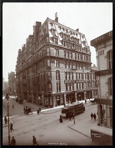 ホテルビクトリア、ブロードウェイの南東の角、ニューヨークの27丁目、1900年または1901年（銀ゼラチンプリント）