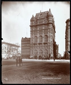 New Netherland Hotel、5th Avenue and 59th Street、New York、1898（シルバーゼラチンプリント） 作： Byron Company