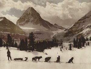 アシニボイン山（カラー写真） 作： Byron Hill Harmon