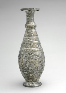 ゲーム、シーフード、ワインのシーンを備えたEwer（Pitcher）、300年代後半（金メッキの痕跡のある銀） 作： Byzantine