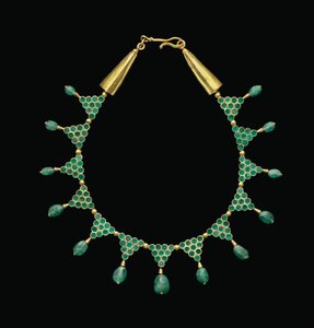 6～7世紀頃のネックレス（金・エメラルド 作： Byzantine Byzantine