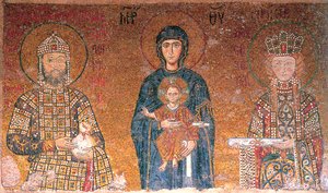 皇帝ヨハン 2 世コムネヌスとその妻イレーネの間の聖母子、c1118。 作： Byzantine Master.