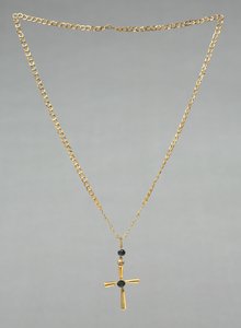 ペンダントクロス付きチェーン、500年代（ゴールド、サファイア、ガラス 作： Byzantine School