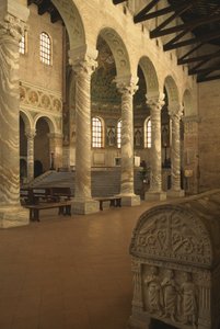 教会の内部 作： Byzantine School