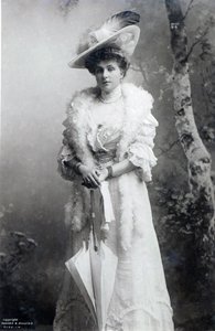 スペイン女王 エナ・オブ・バッテンベルグ 1910年頃（モノクロ写真 作： J.B. and Brown J. Rowbotham