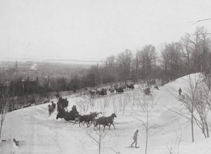 タンデムクラブの山岳ドライブ（モノクロ写真） 作： Canadian Photographer