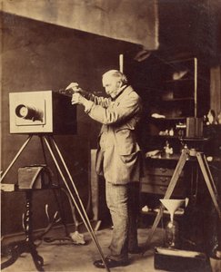 [コロジオン版を準備する自画像］ 作： Capt. Horatio Ross