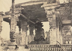 グレートパゴダ、グレートブル、正面、タンジョール、インドラジャラヘスヴァーラ寺院、1857年。 作： Captain Linnaeus Tripe