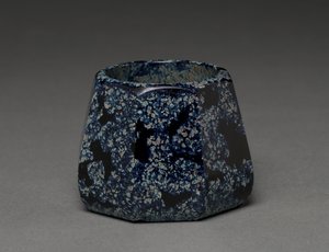 花瓶、1906年頃 作： Carl Goldberg