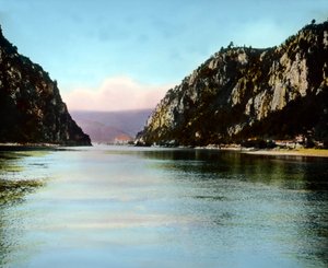 ルーマニア、ドナウ川の峡谷「鉄の門」、画像は1920年頃。カール・サイモン・アーカイブ 作： Carl Simon