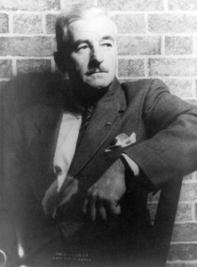 ウィリアム・フォークナー（1897-1962）1954年12月11日（ゼラチン・シルバー・プリント） 作： Carl Van Vechten