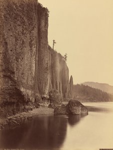 ホーン岬、コロンビア川、オレゴン州 作： Carleton E. Watkins