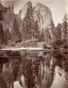 カセドラル ロックスのミラー ビュー、ヨセミテ、カリフォルニア州。 1872年、約印刷。 1876年。 作： Carleton E. Watkins.