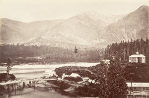カスケード、オレゴン州、1867 年、約 20 年頃に印刷 1876年。 作： Carleton Emmons Watkins