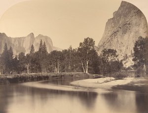 川の眺め、谷を下る、左側にカテドラル ロック、1861 年、ヨセミテ。 作： Carleton Emmons Watkins