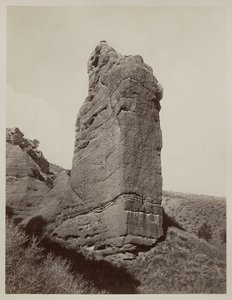 センチネルロック、エコーキャニオン、ユタ州、1873-74年 作： Carleton E. Watkins