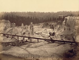 カリフォルニア州ノースブルームフィールドのマラコフディギング 作： Carleton Watkins