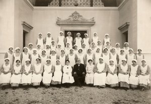 第一次世界大戦中の精神科看護師の集合写真