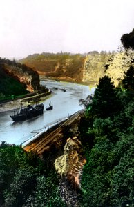 エイボン渓谷、ブリストル、1926年。 作： Cavenders Ltd