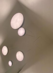 作曲 - 照明、2022年（写真） 作： Cécile Jamet