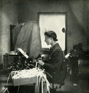 コードとサイファーオフィサー、c1943。 作： Cecil Beaton