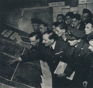 対象地域の特徴、1941年 作： Cecil Beaton