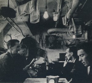 混乱デッキのスペースの機能的な使用、1941 作： Cecil Beaton