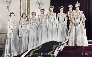 1953年6月2日、エリザベス2世女王と彼女の名誉の女神、戴冠式