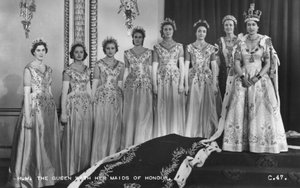 1953年6月2日、エリザベス2世女王と彼女の名誉の女神、戴冠式