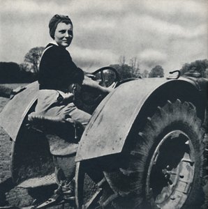 ランドガール、1941