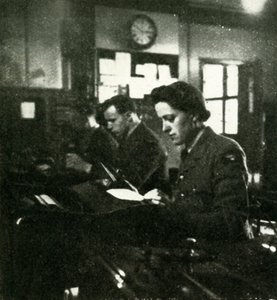 信号義務について、c1943。 作： Cecil Beaton