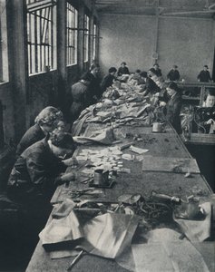 パッチングバルーン、1941 作： Cecil Beaton