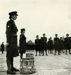 WAAF Band on Parade、c1943。 作： Cecil Beaton