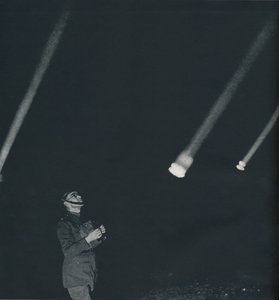 戦争...、1941 作： Cecil Beaton