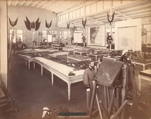 百年記念博覧会のスペイン部門におけるスペイン政府庁舎の内部 作： Centennial Photographic Co.