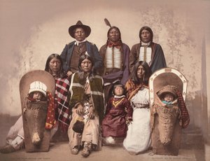 ユテ族酋長セヴェロと家族、c.1885年、1900年発行（写真）