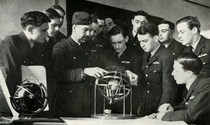1941年の第二次世界大戦中にナビゲーションを学んだRAF要員。 作： Charles Brown
