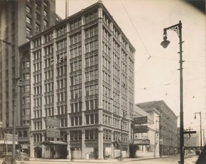 ウッドシアター（W.ランドルフストリート、シカゴ、1900年頃） 作： Charles E. Barker