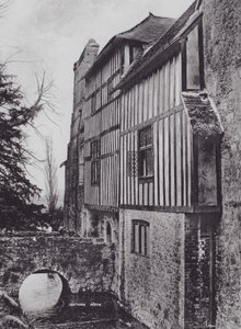 Ightham Mote（モノクロ写真 作： Charles Essenhigh Corke